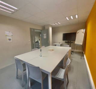 Bureau privé 13 m² 3 postes Coworking Rue Saint-Simon Lyon 69009 - photo 4